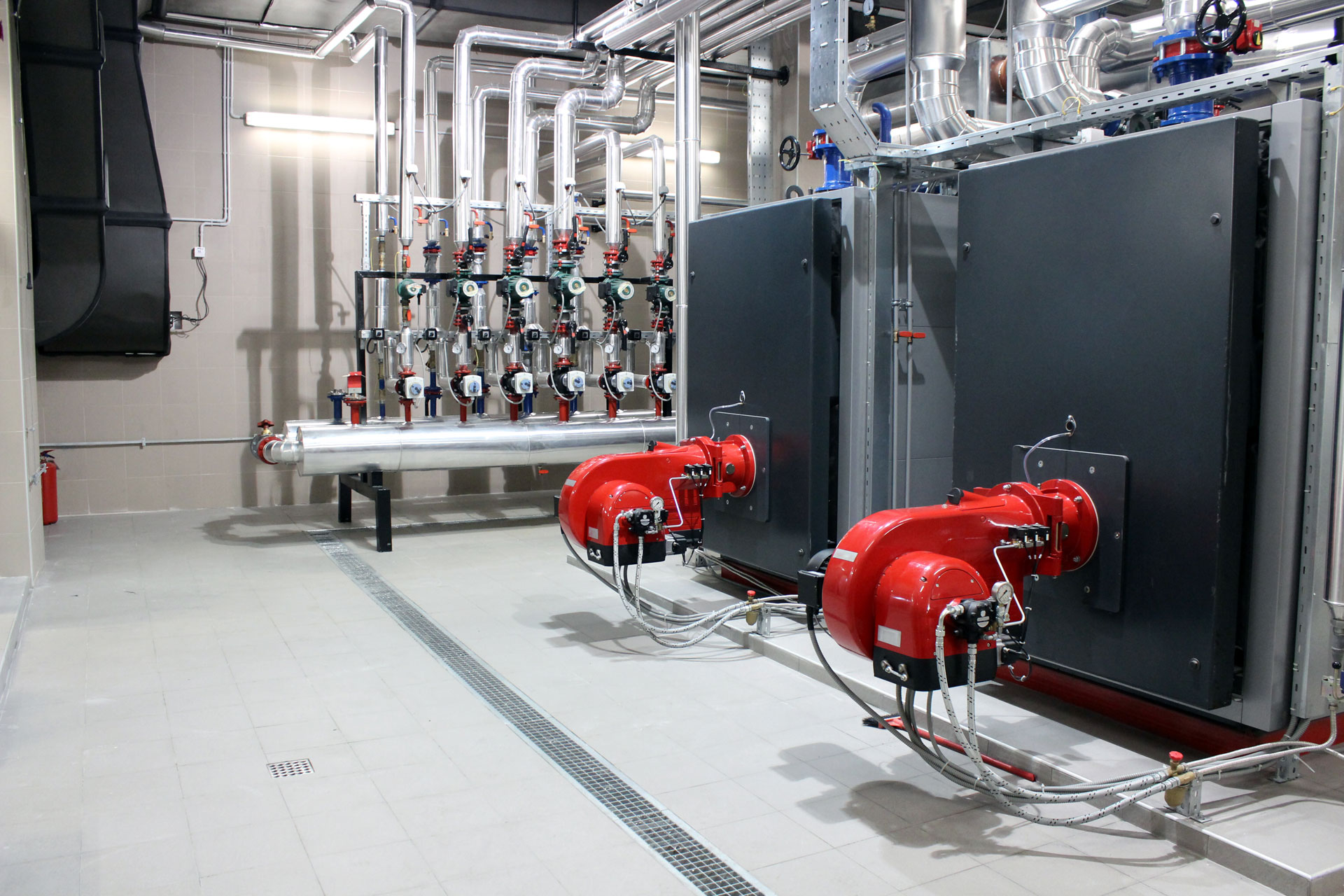 Sala de calderas colindante a dormitorio: resolución judicial